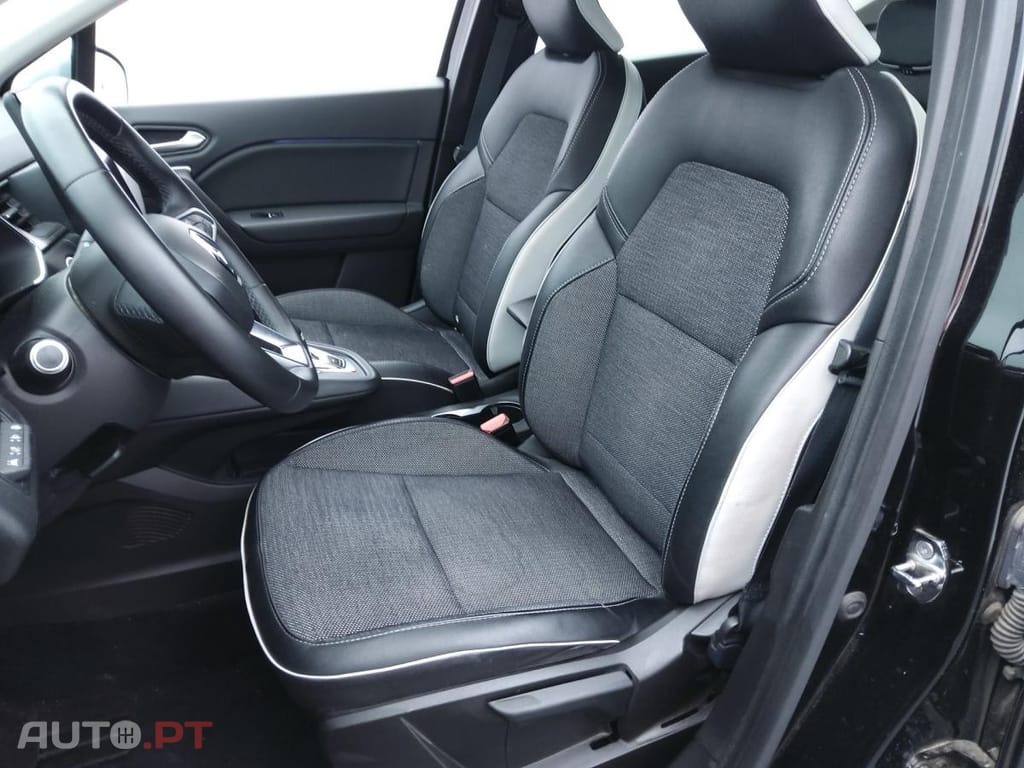 Renault Captur E-Tech Initiale Paris
