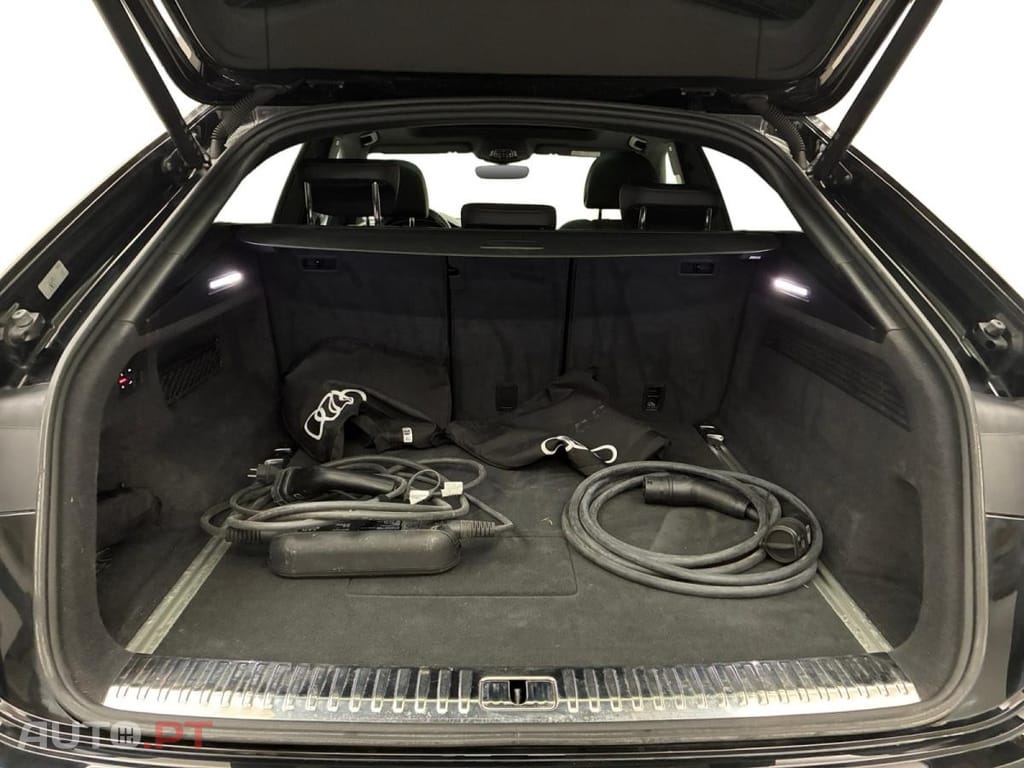 Audi Q8 55 TFSIe quattro Tiptronic S Line