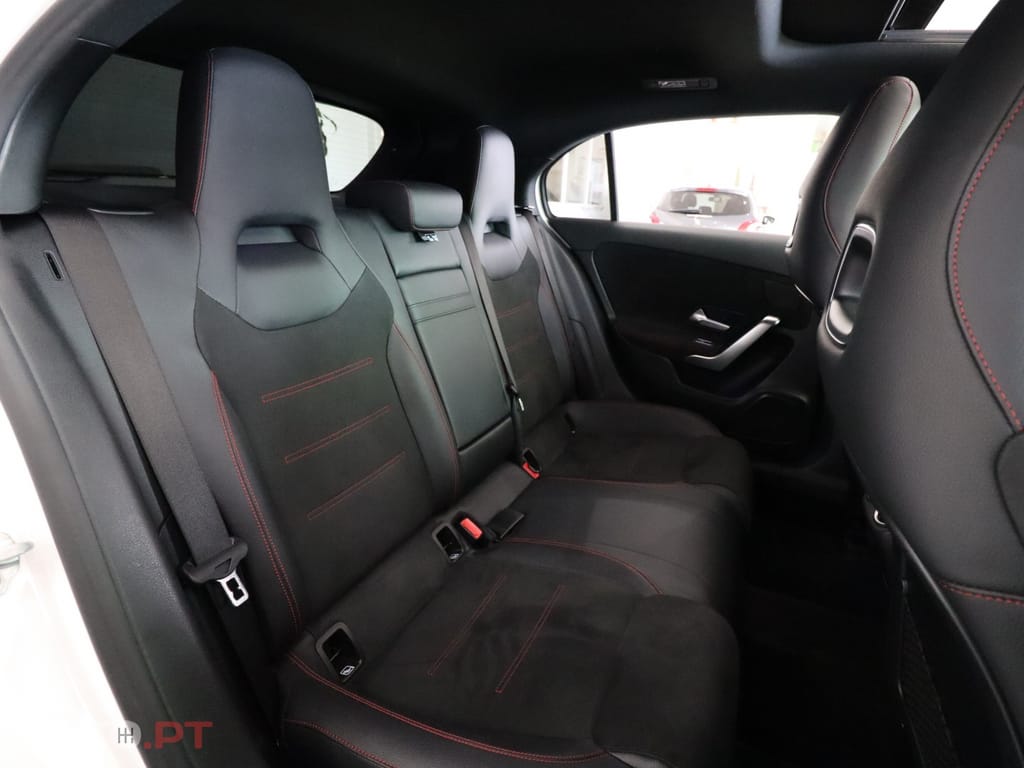 Mercedes-Benz A 250 AMG LINE