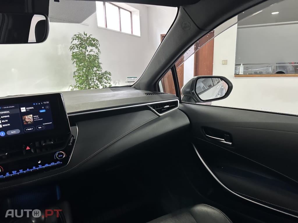 Toyota Corolla 1.8 Hybrid Exclusive