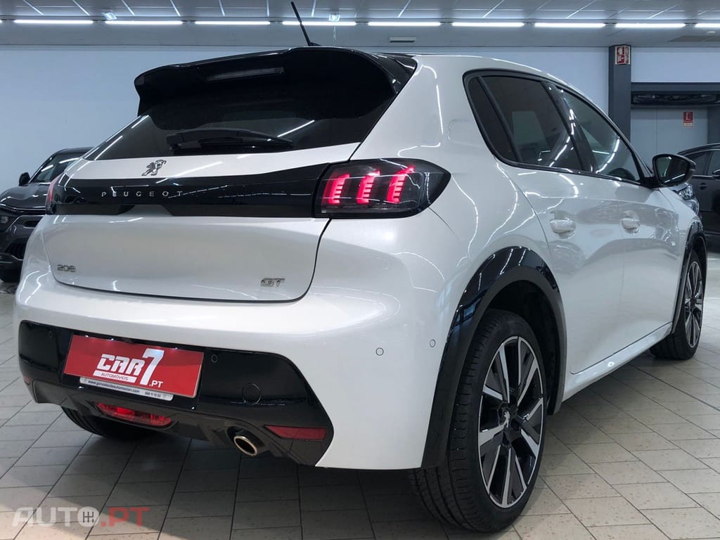 Peugeot 208 1.2 PureTech GT Line EAT8