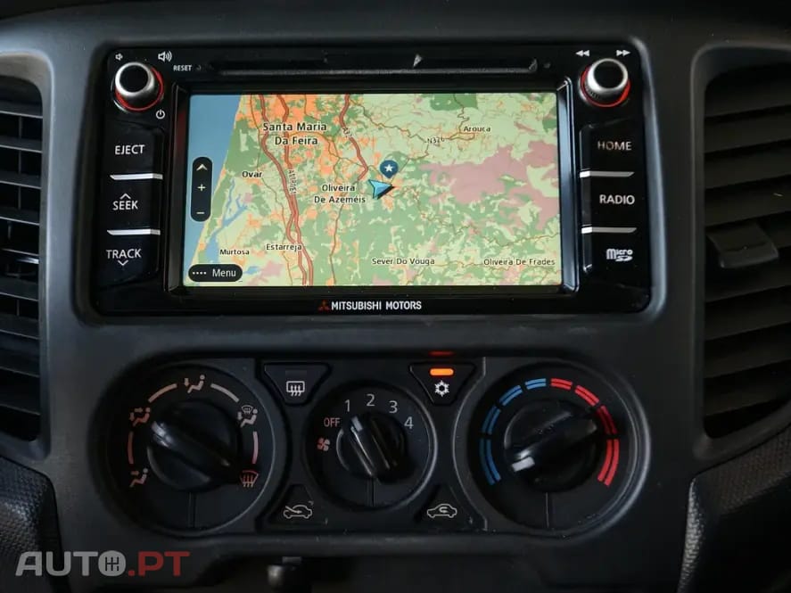 Mitsubishi L200 2.4 DI-D CD Invite Space Cab 3L 4WD