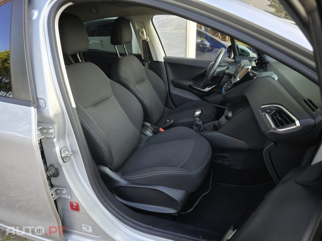 Peugeot 208 1.2 PureTech Style