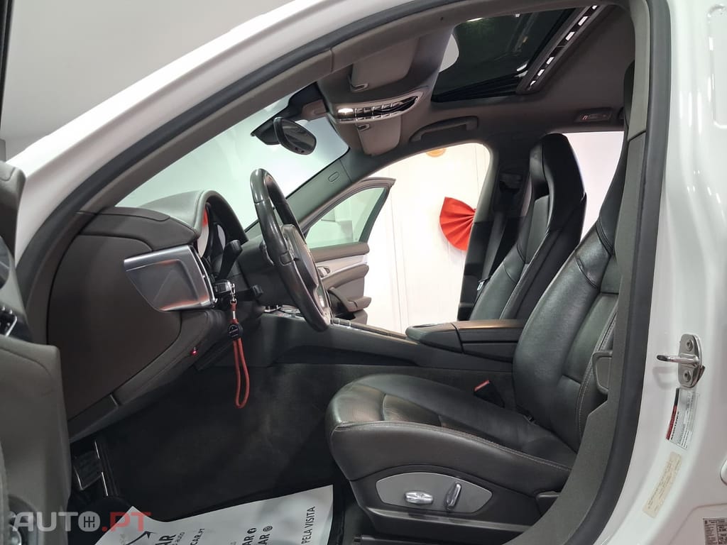 Porsche Panamera 3.0 V6 platinum edition