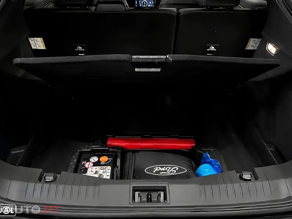 Ford Mustang Mach-E 75.7 kWh Base