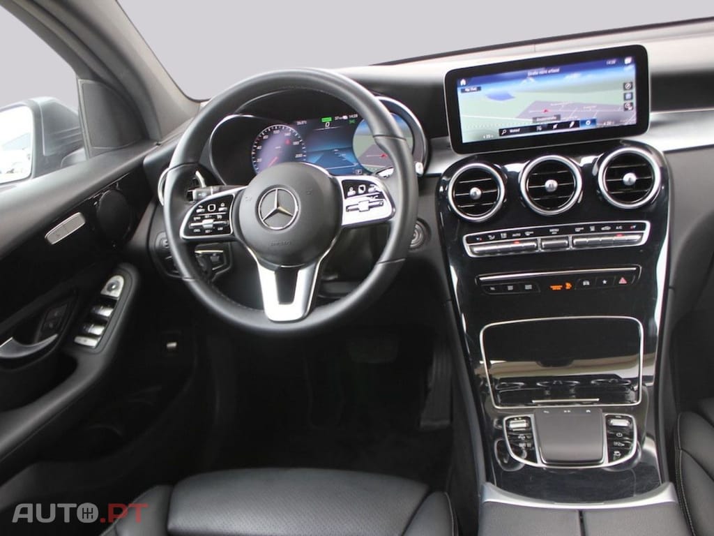 Mercedes-Benz GLC 300 I.V.A DEDUTÍVEL de 4Matic