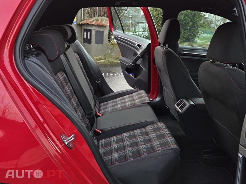 Volkswagen Golf 2.0 TSi GTi DSG Performance