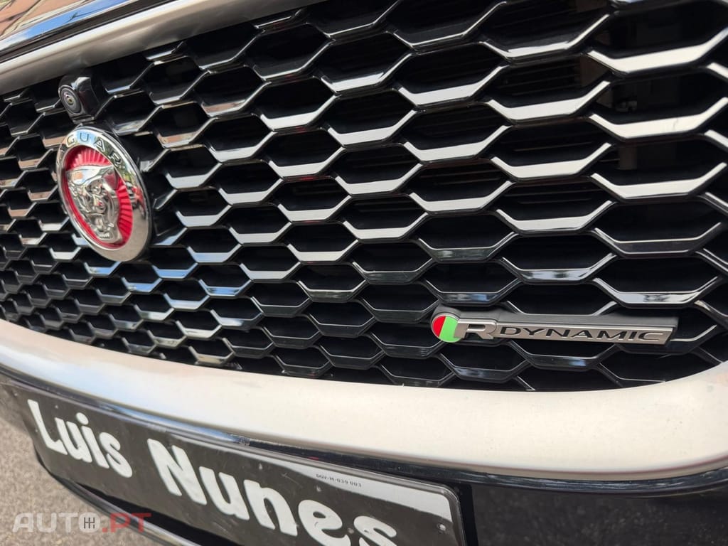 Jaguar E-Pace 2.0 i4 R-Dynamic HSE AWD Aut.