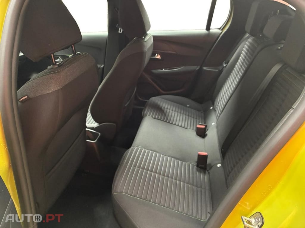 Peugeot 208 1.2 Hybrid Active e-DCS6