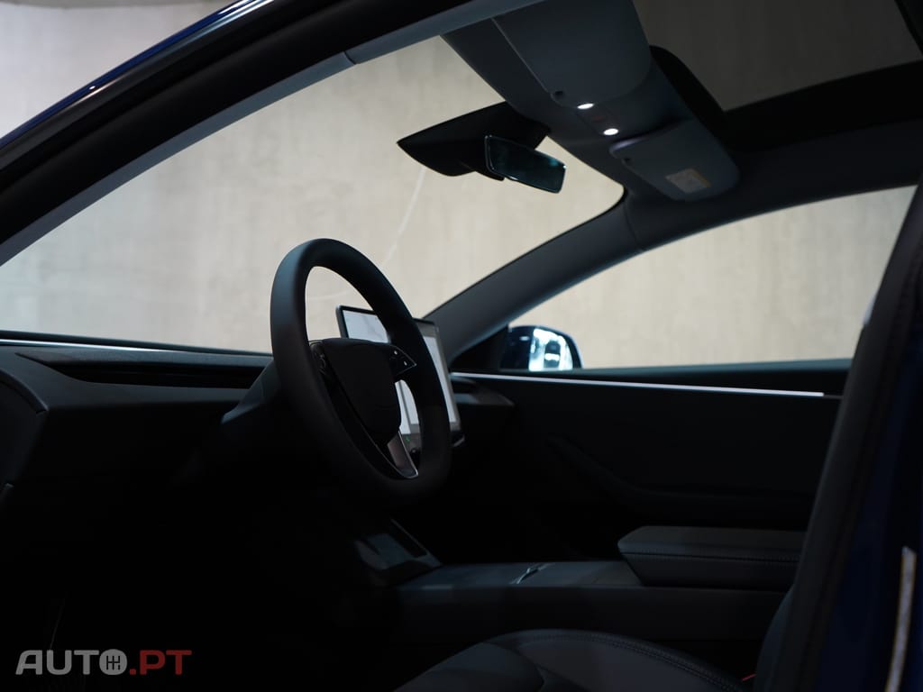 Tesla Model 3 Tração Traseira