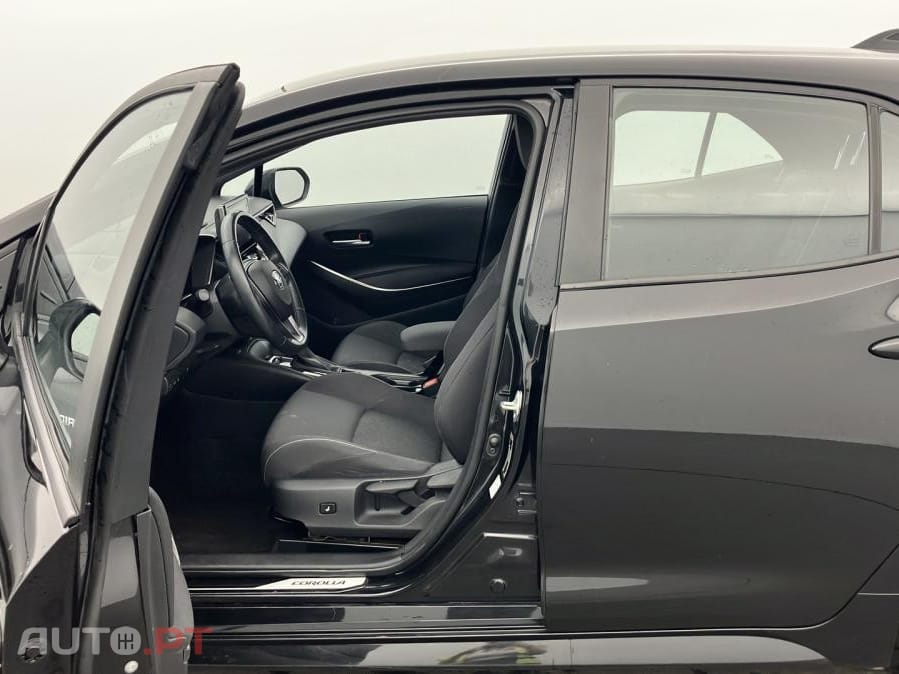 Toyota Corolla 1.8 Hybrid Dynamic Business