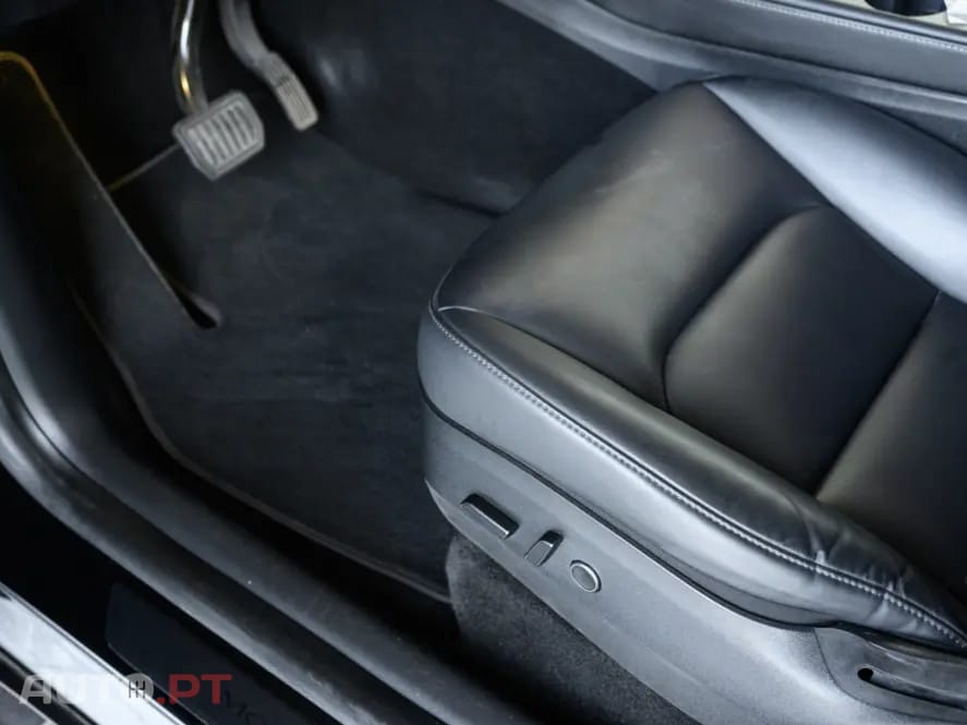 Tesla Model Y Long Range Dual Motor AWD