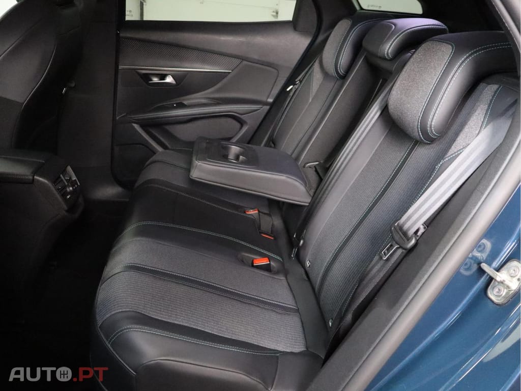 Peugeot 3008 1.6 Hybrid Allure e-EAT8