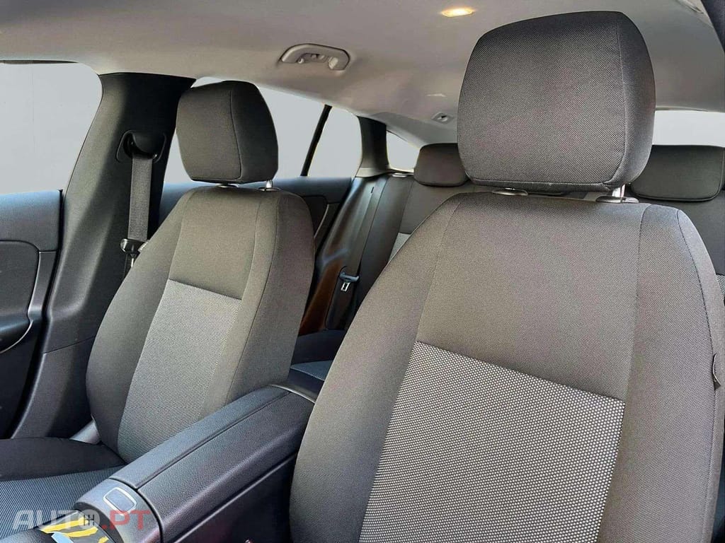 Mercedes-Benz CLA 180 SB DCT 