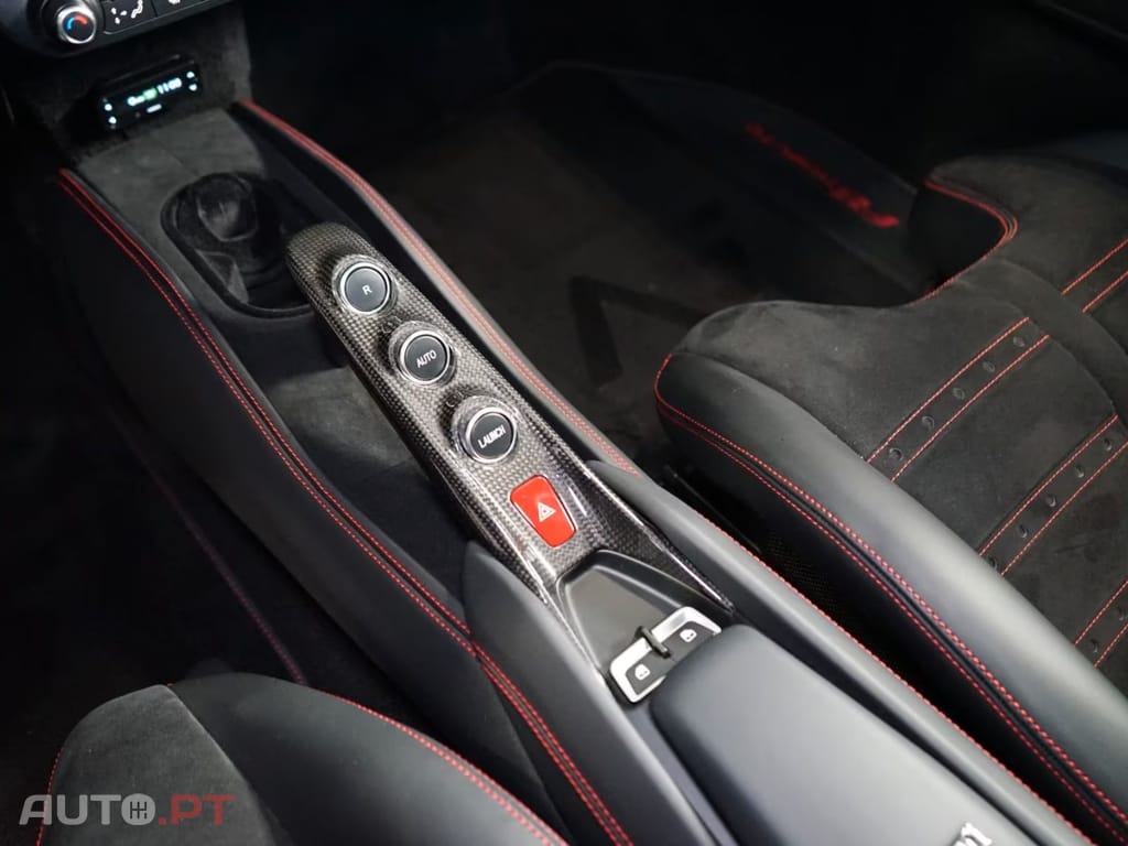 Ferrari F8 CARBON