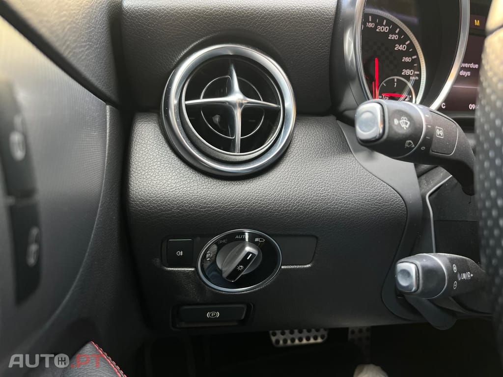 Mercedes-Benz SLC V6