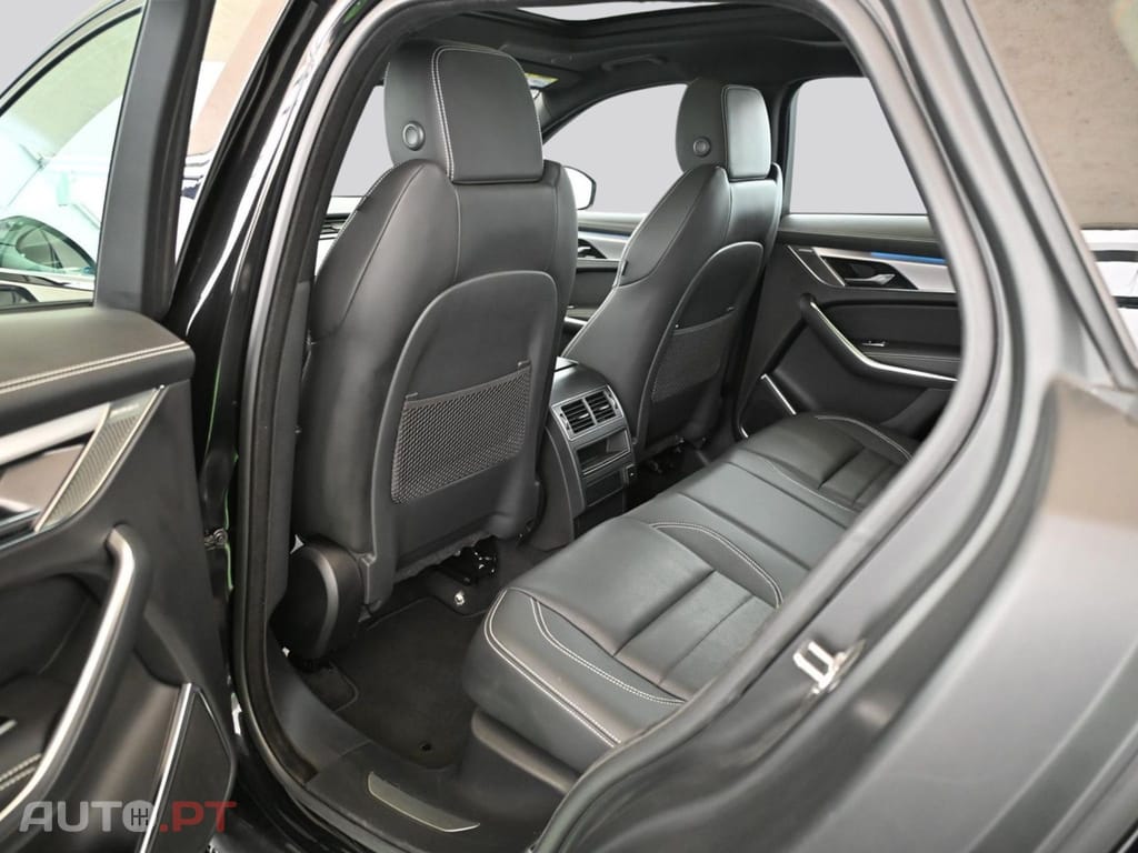 Jaguar F-Pace I.V.A DEDUTIVEL P400e AWD R-Dynamic SE 
