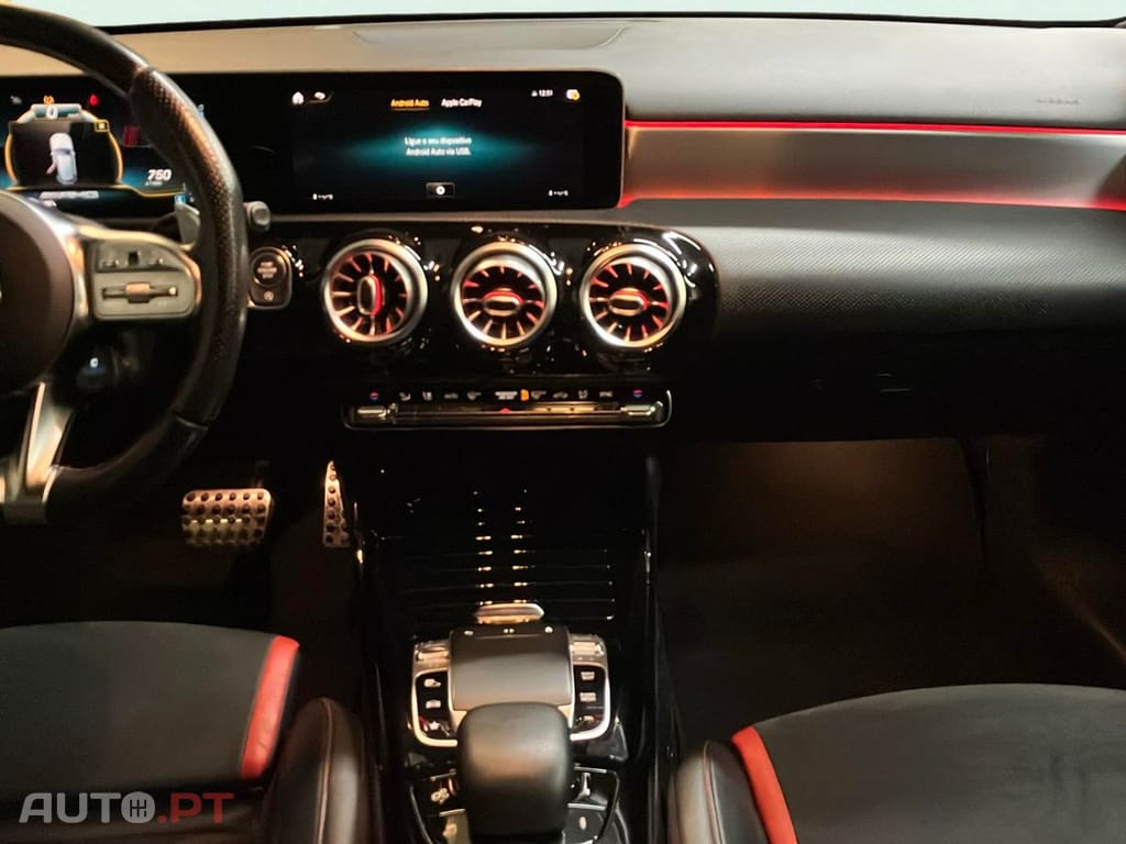 Mercedes-Benz A 35 AMG 4Matic Speedshift DCT 7G