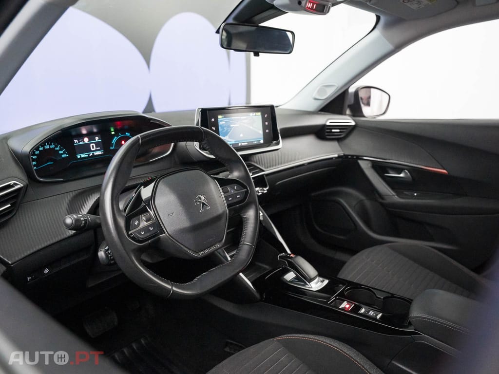 Peugeot E-2008 50 kWh Active