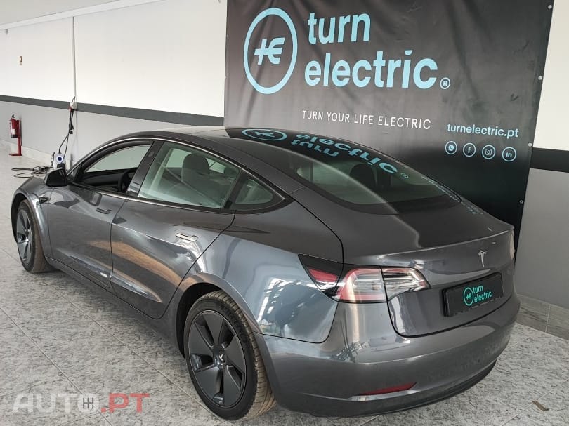 Tesla Model 3 Standard Range Plus RWD