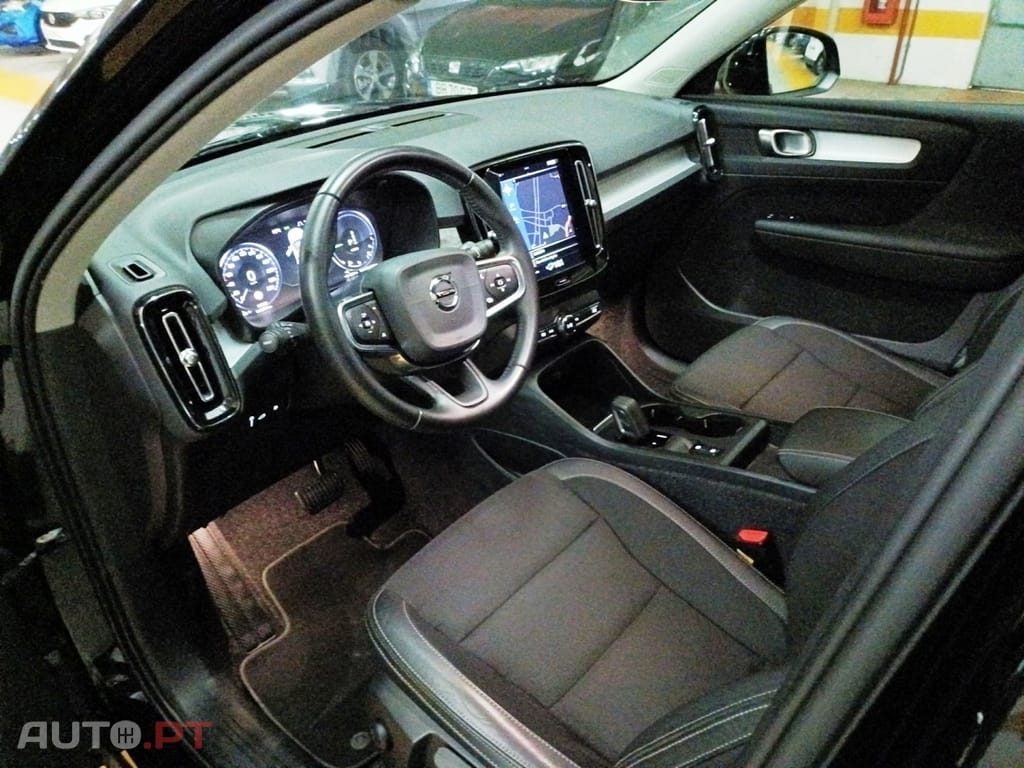 Volvo XC40 1.5 T5 PHEV Momentum Plus