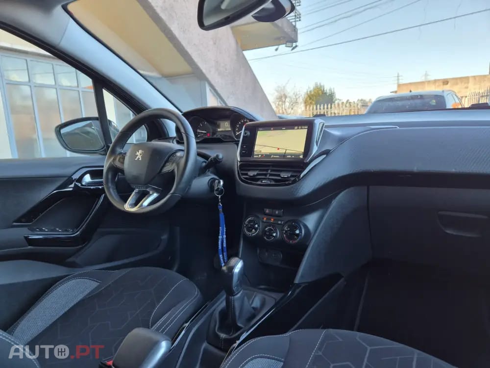 Peugeot 2008 1.5 BlueHDi Active