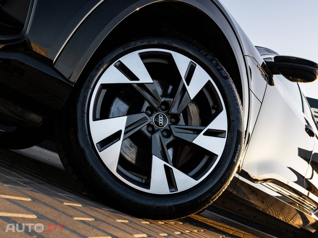 Audi E-Tron 55 quattro S line