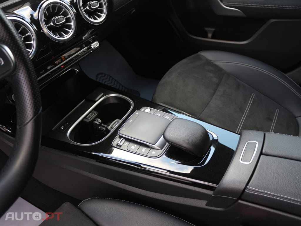 Mercedes-Benz A 250 e AMG Line