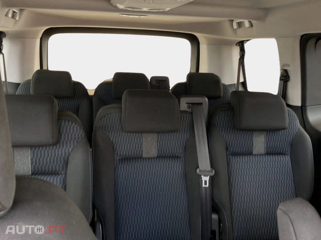 Peugeot Traveller 1.5 BlueHDi L2H1 Business Standard