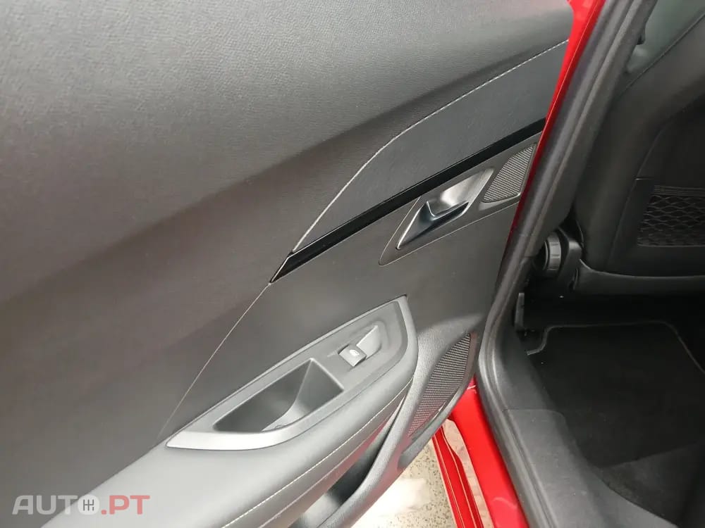 Peugeot E-2008 GT