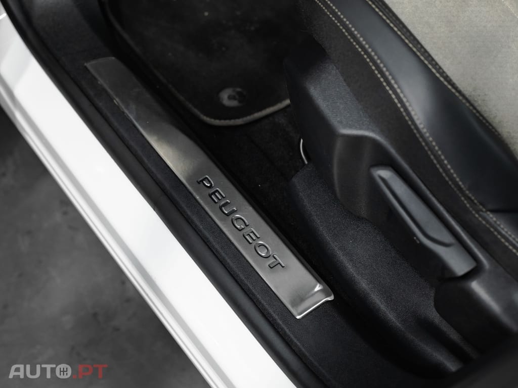 Peugeot 3008 1.6 Hybrid GT e-EAT8