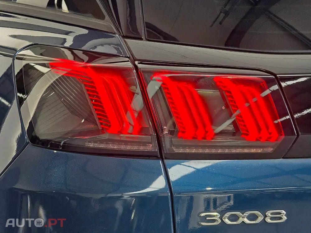 Peugeot 3008 1.6 Hybrid Allure e-EAT8