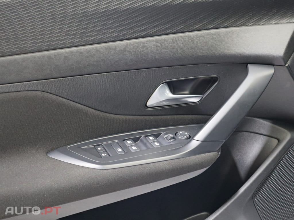 Peugeot 308 1.2 PURETECH STYLE