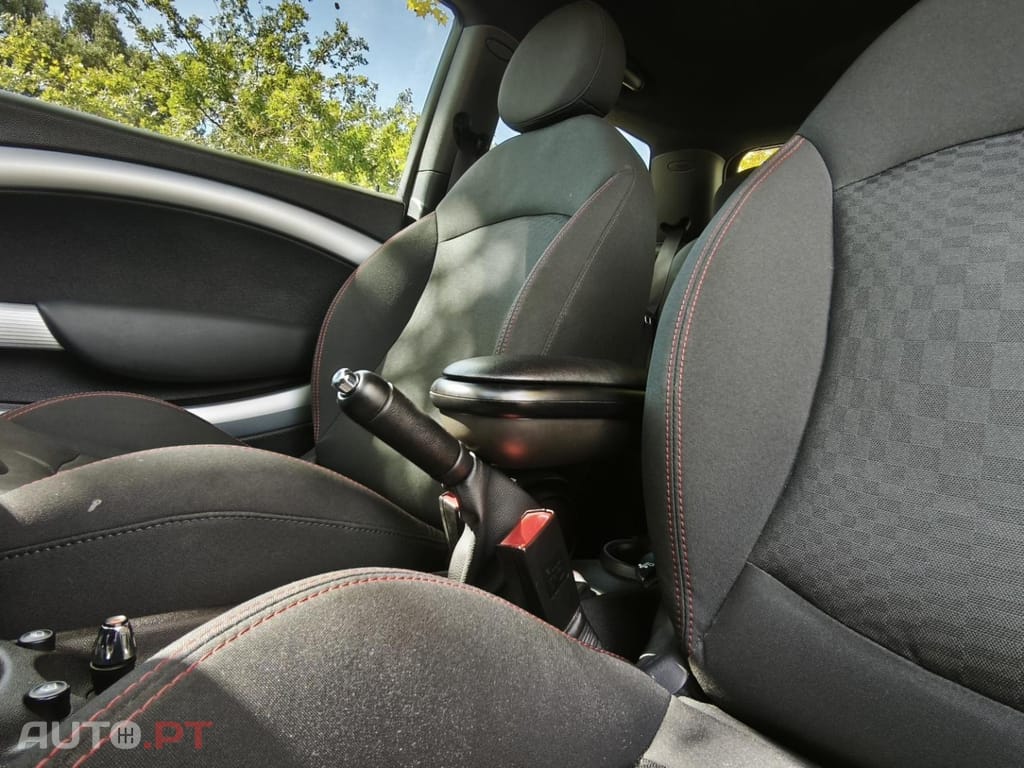 MINI Cooper John Cooper Works