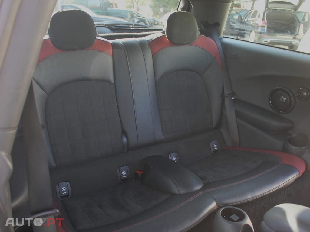 MINI John Cooper Works Auto Desportiva