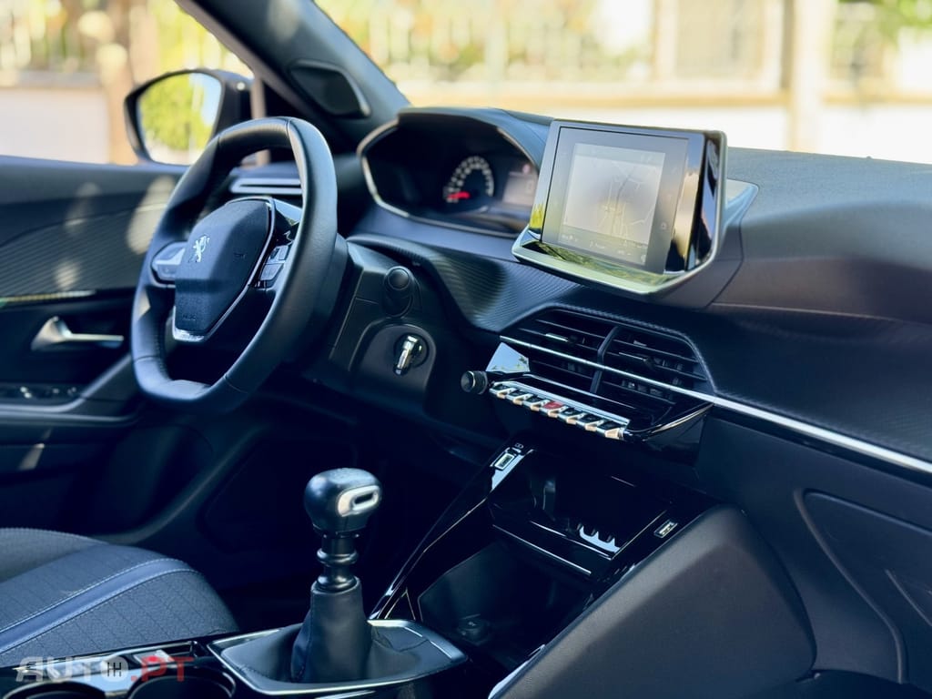 Peugeot 2008 PureTech 100 Allure