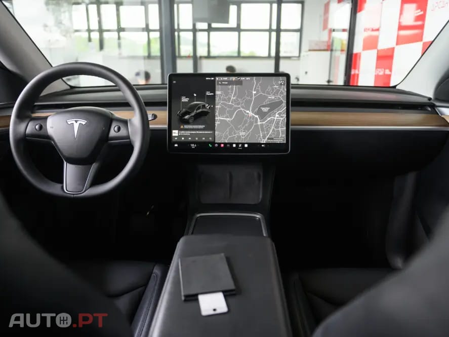 Tesla Model Y Long Range RWD