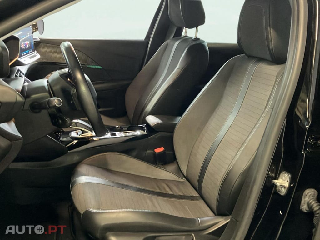 Peugeot E-208 50 KWh Allure Pack