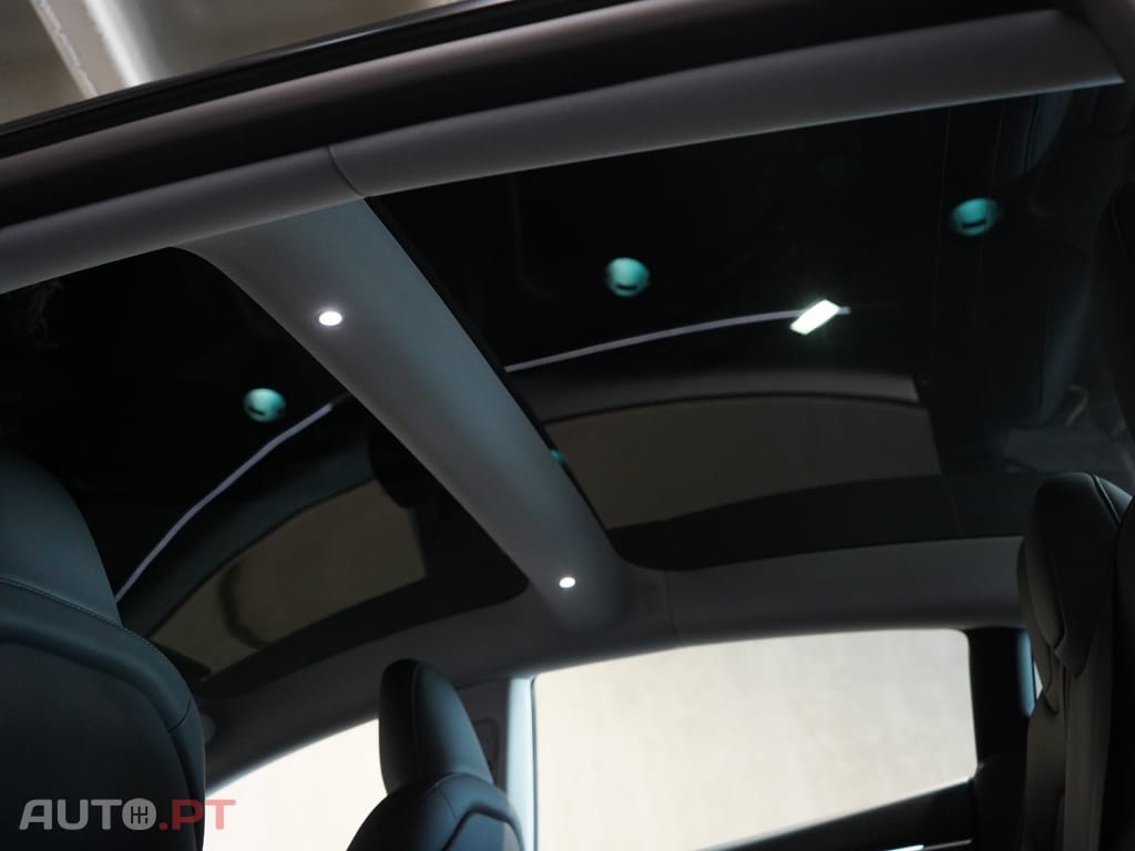 Tesla Model 3 Tração Traseira