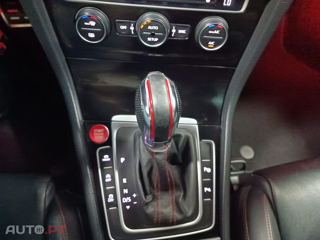 Volkswagen Golf GTI Performance DSG