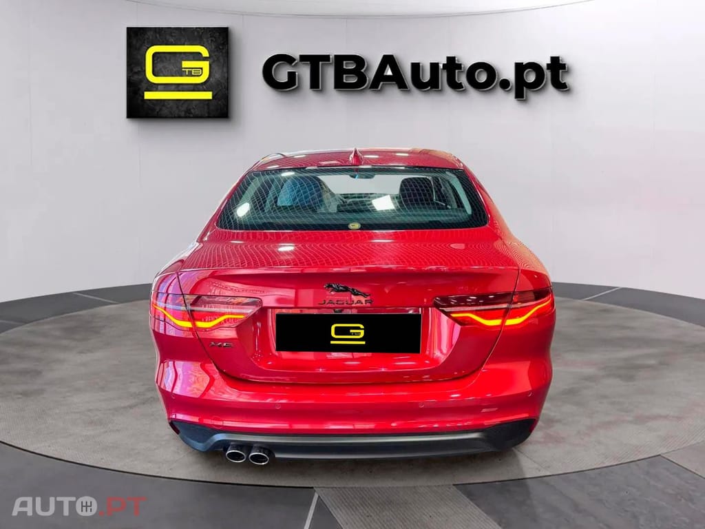 Jaguar XE 200d R Dynamic RED 