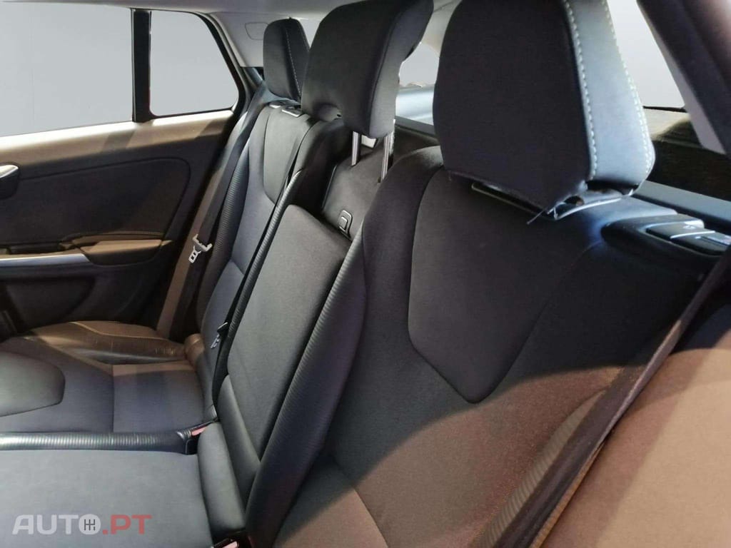 Volvo V60 1.6d  R-design