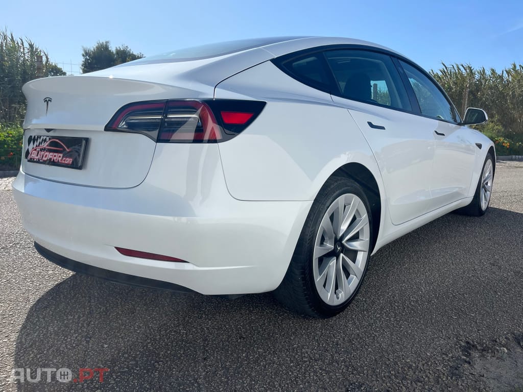 Tesla Model 3 Standard Range Plus RWD