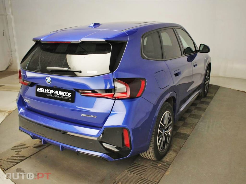 BMW iX1 xDrive30 Pack Desportivo M