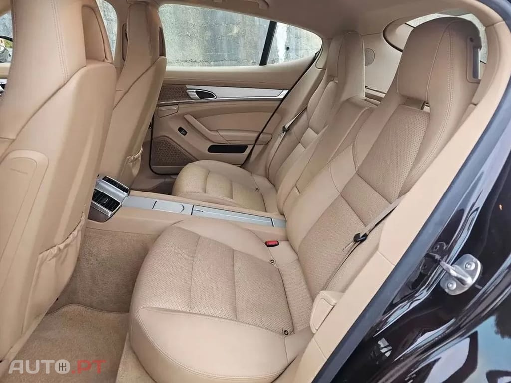 Porsche Panamera Platinum Edition