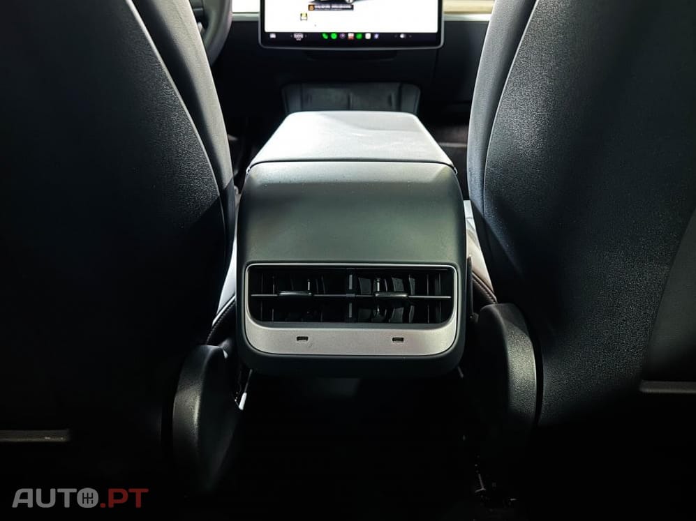 Tesla Model Y Long Range RWD