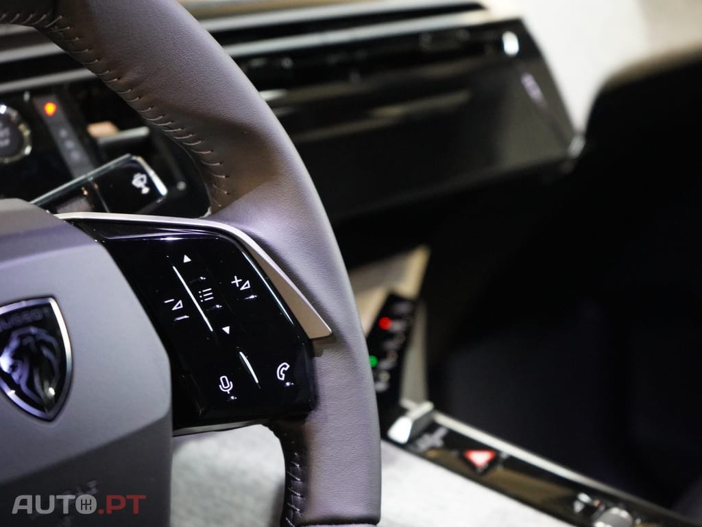 Peugeot 3008 1.2 Hybrid Allure e-DCS6