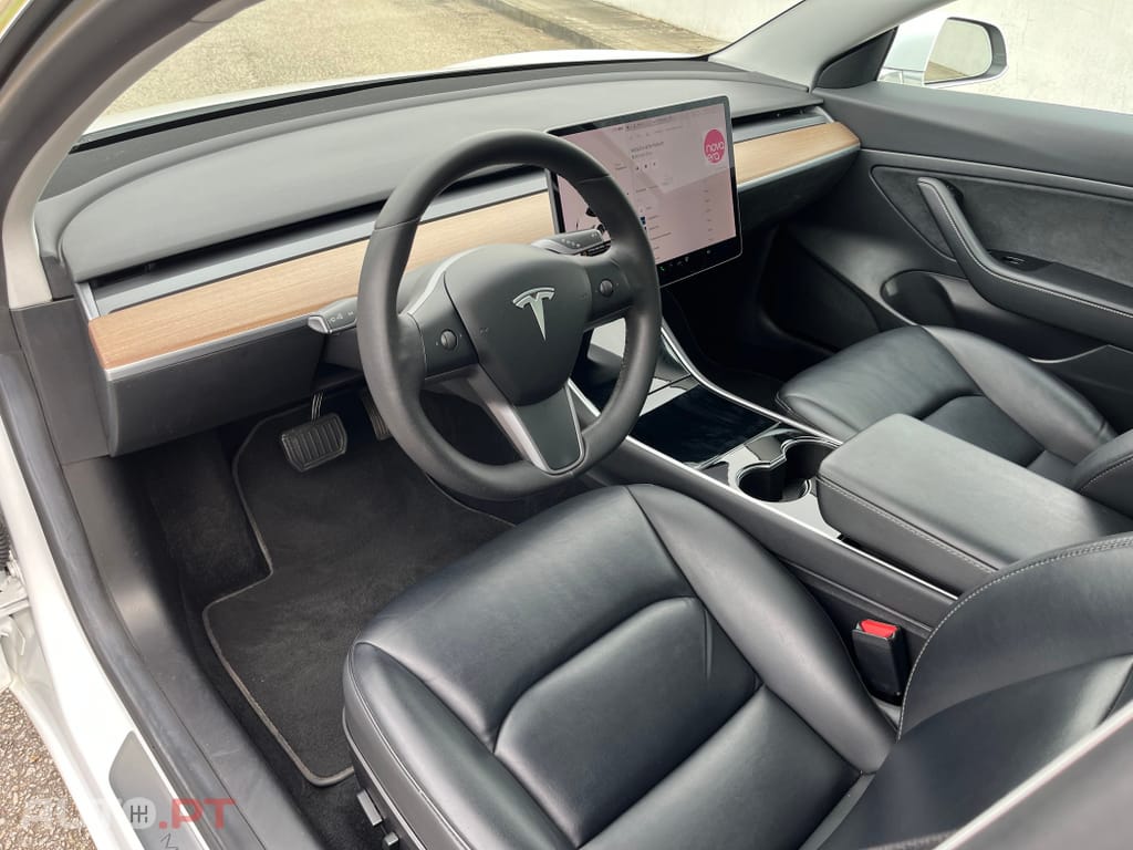 Tesla Model 3 Tração Traseira