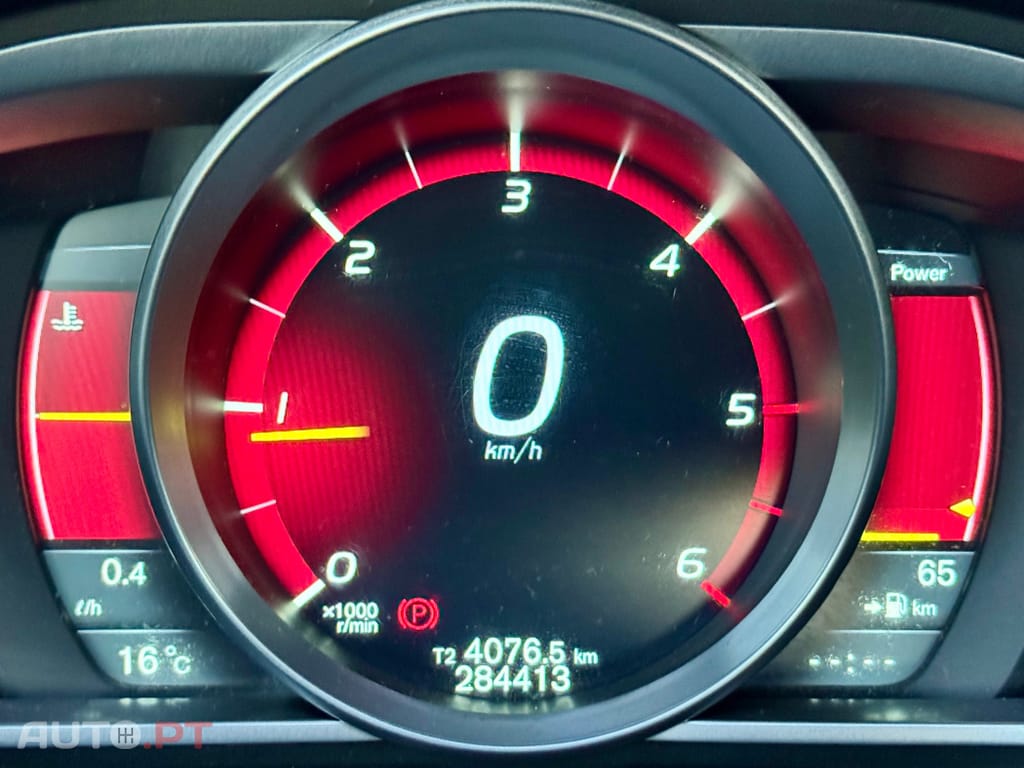 Volvo V40 1.6 D2 R-Design Momentum