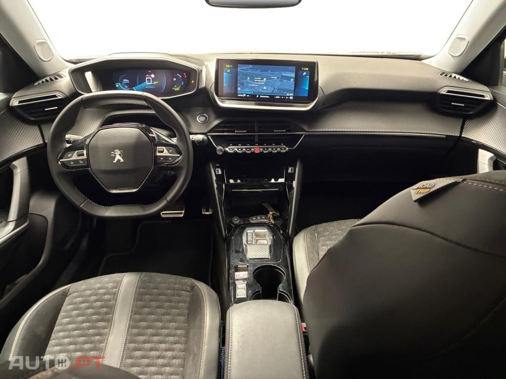Peugeot E-2008 50 kWh Allure Pack